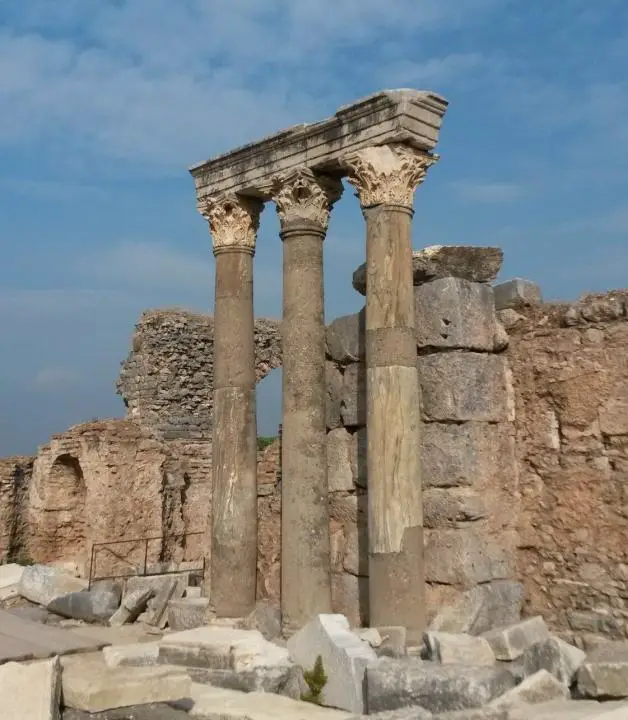 Säulen in Ephesos, Ephesus