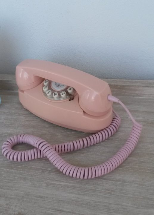 Rosa Telefon im Sense Beach House in Miami Beach Florida