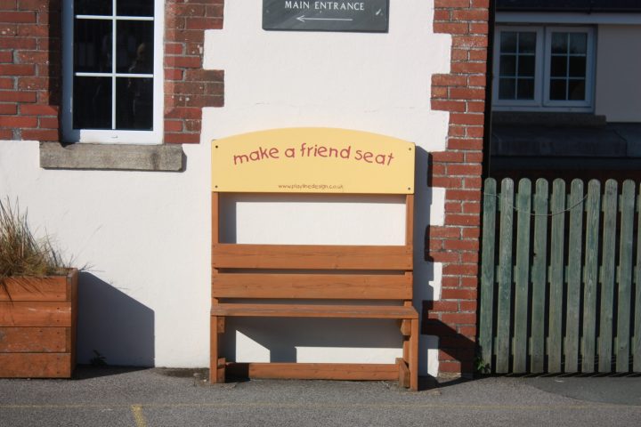 make a friend seat