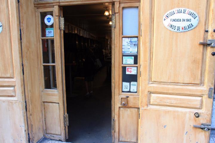 Unauffälliger Eingang: Antigua Casa de Guardia, Tipps für Malaga