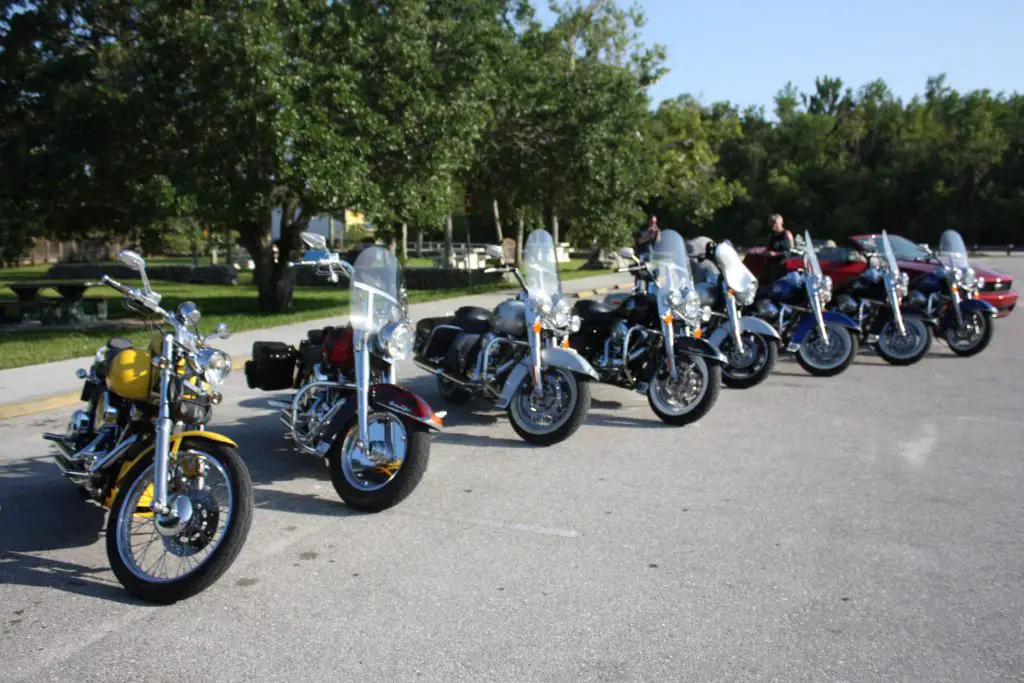 Motorräder am Tamiami Trail