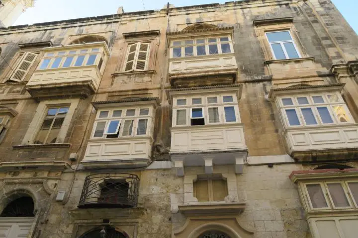 Häuserfassade in Valletta