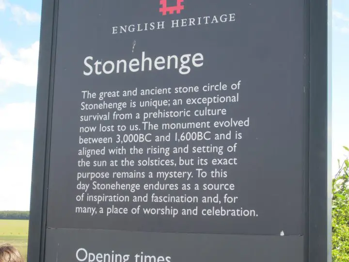 Hinweistafel in Stonehenge