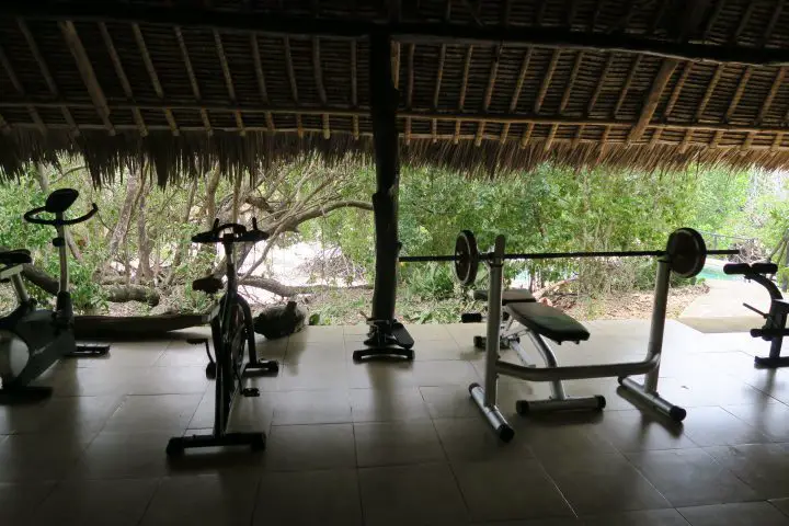 Fitness-Studio auf Chale Island, Kenia mit Kindern