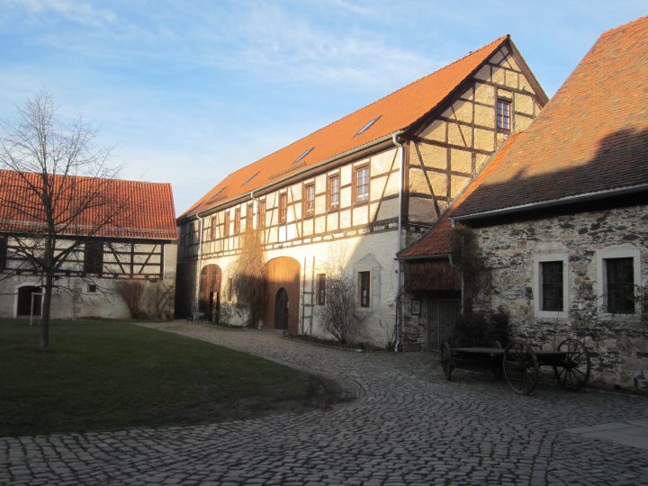 Innenhof des Ritterguts Positz