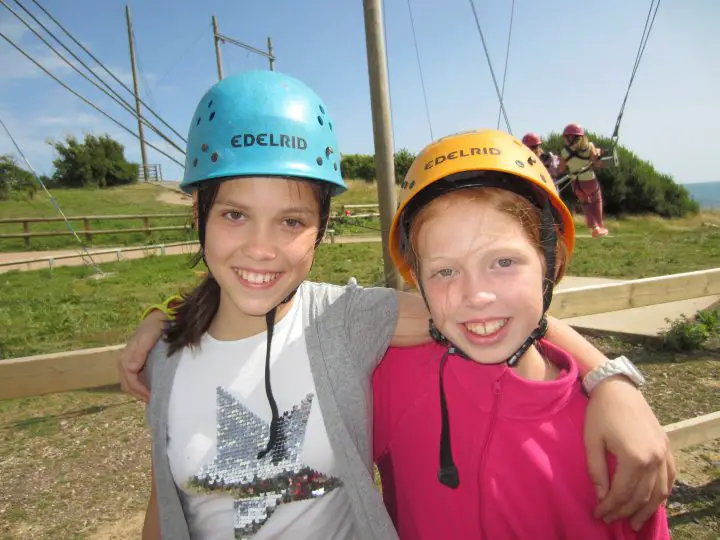 Kinder im Travelworks English Adventure Camp in Osmington Bay