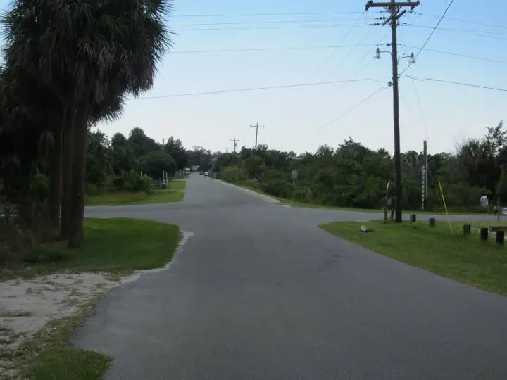 Straße in Cedar Key, Florida