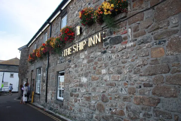 Pub The Ship Inn in Mousehole