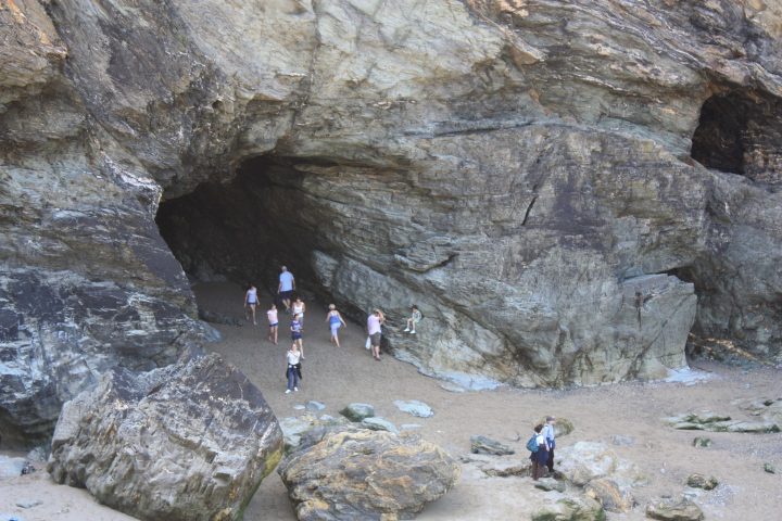 Die Höhle von Merlin liegt am Strand von Tintagel