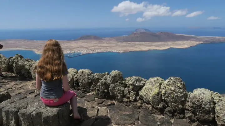 Ausblick vom Mirador del Rio auf die Insel La Graciosa