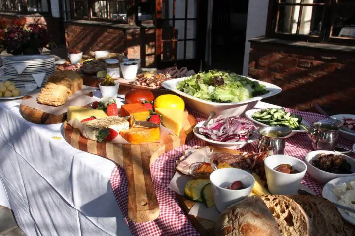 Kostproben aus den KwaZulu-Natal-Midlands, Rawdons Hotel, Midlands, Südafrika