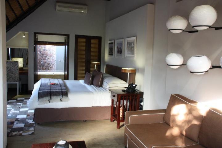 Zimmer, Rooms at &Beyond Phinda Mountain Lodge