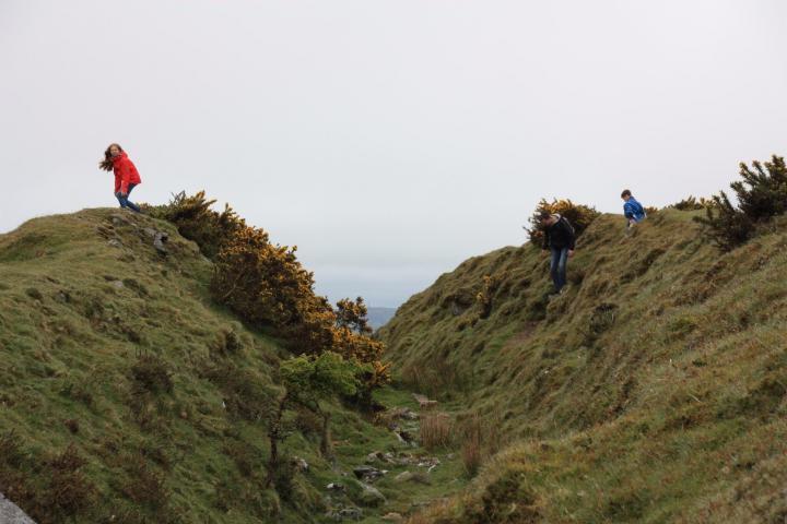 Das Bodmin-Moor in Cornwall ist ein Wandergebiet, das Kinder lieben. 