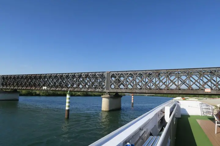 Eisenbahnbrücke von Gustave Eiffel bei Avignon