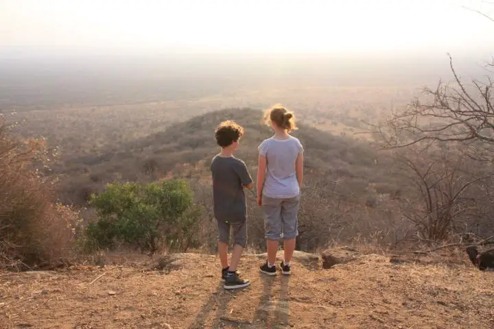 Poacher's Lookout, Tsavo West, Kenia mit Kindern, Safari mit Kindern