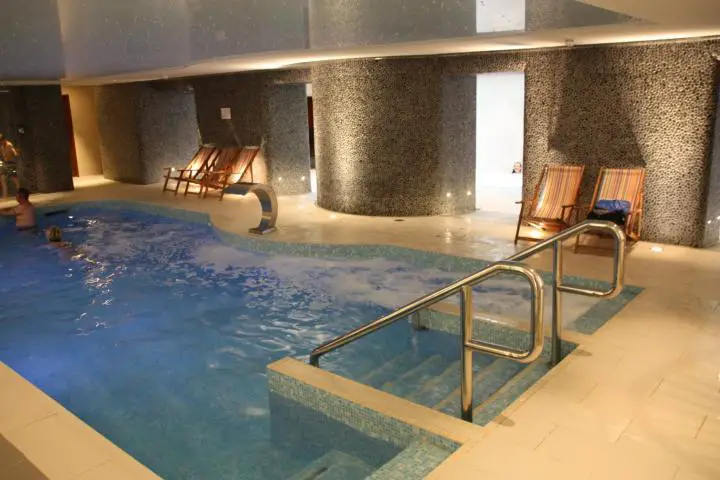 Spa und Hallenbad im The Headland Hotel, Newquay, Cornwall mit Kindern