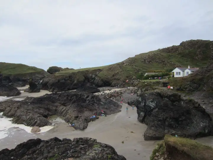 mitten in der Kynance Cove liegt das kleine Café