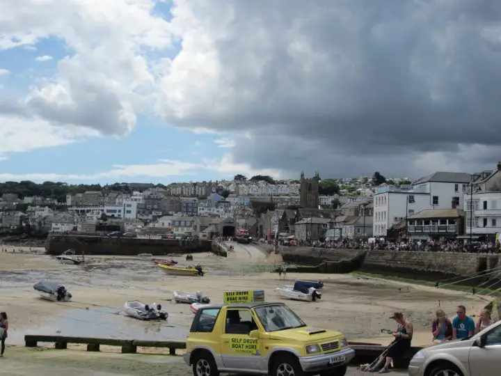 Strand am Hafen von St. Ives