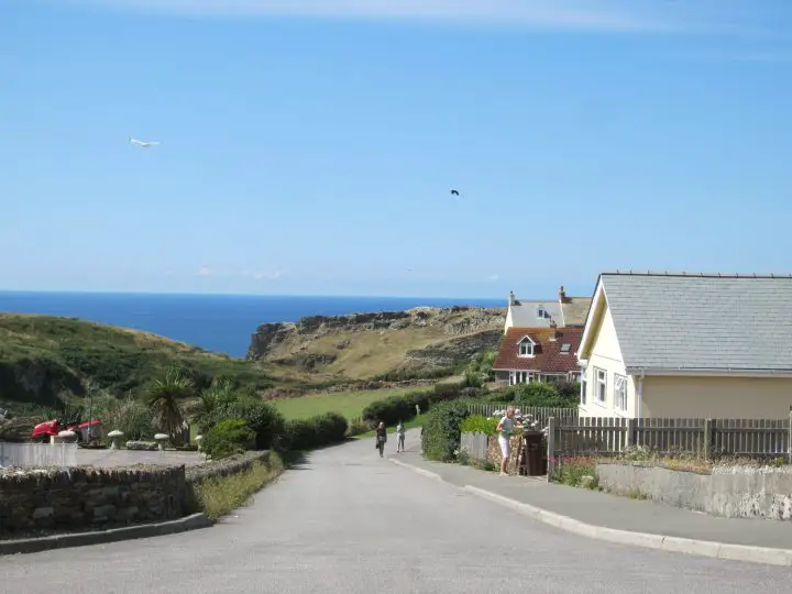 Kleine Dorfstraße in Tintagel