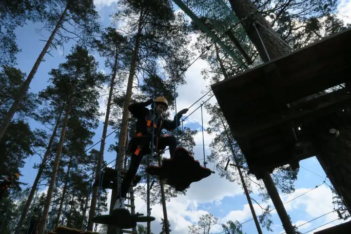 Kletterpark in Isaberg, Schweden