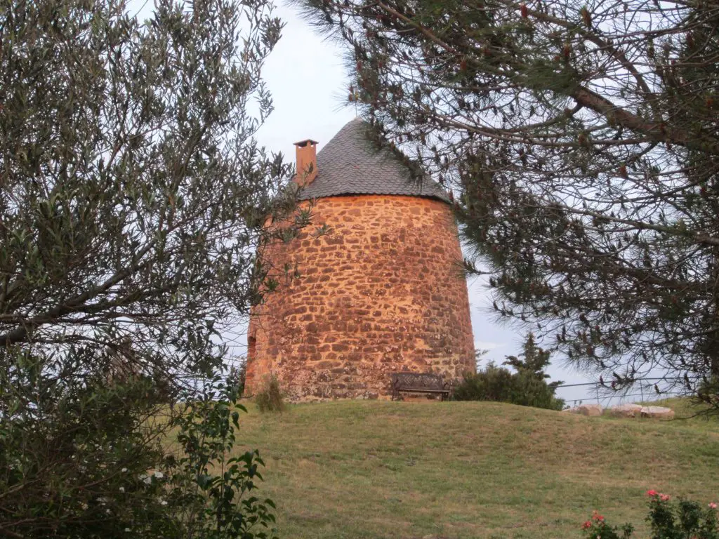 Windmühlen in Montlaur, Frankreich