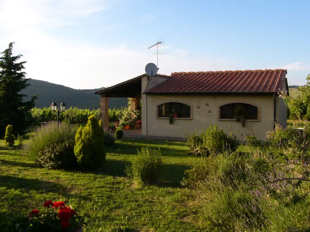 Poolhaus bei Le Selvole nahe Volterra in der Toskana