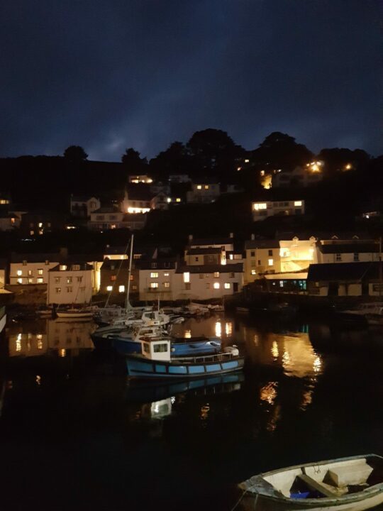 Polperro - Fischerdorf in Cornwall bei Nacht