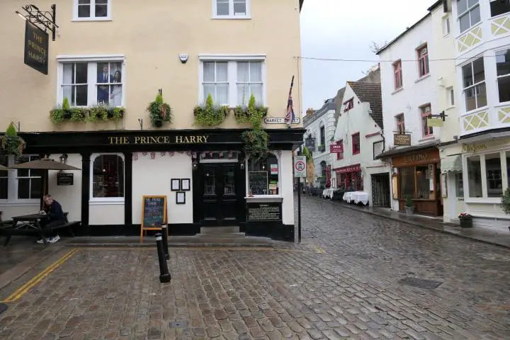 Prince Harry Pub mit Meghan und Harry in Windsor