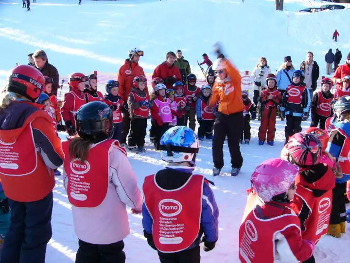 Kinder in der Skischule am Feldberg