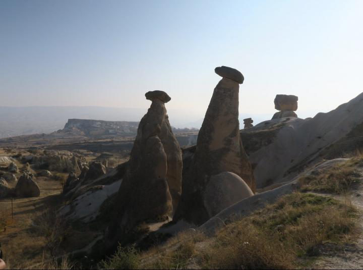 Erdpyramiden und Steinformationen in Kappadokien