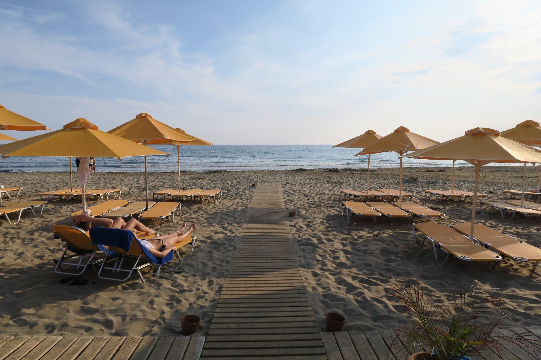 Der Sandstand vor dem Hotel Sentido Mikri Poli Atlantica