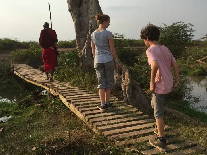 Walking Safari im Ziwani Camp, Kenia mit Kindern