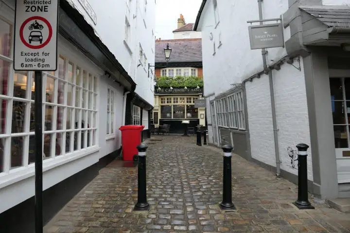 Straße mit Kopfsteinpflaster in Windsor